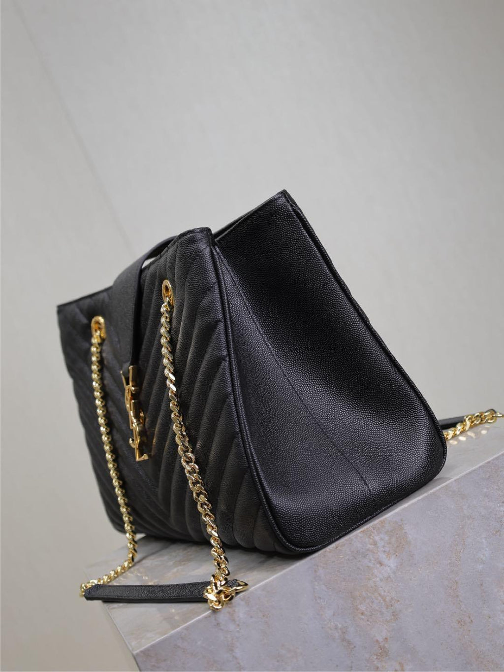 Grain Leather Chain Shoulder Bag