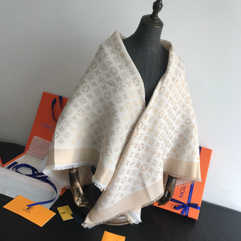 Monogram Shawl 140 x 140 cm