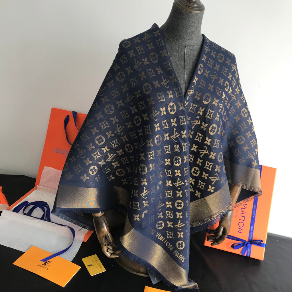 Monogram Shawl 140 x 140 cm