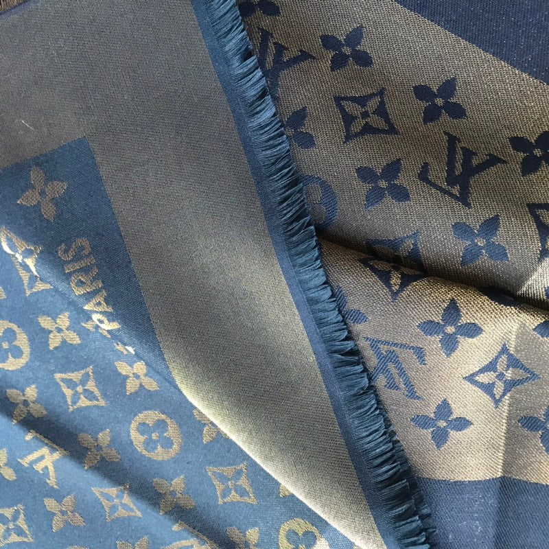 Monogram Shawl 140 x 140 cm