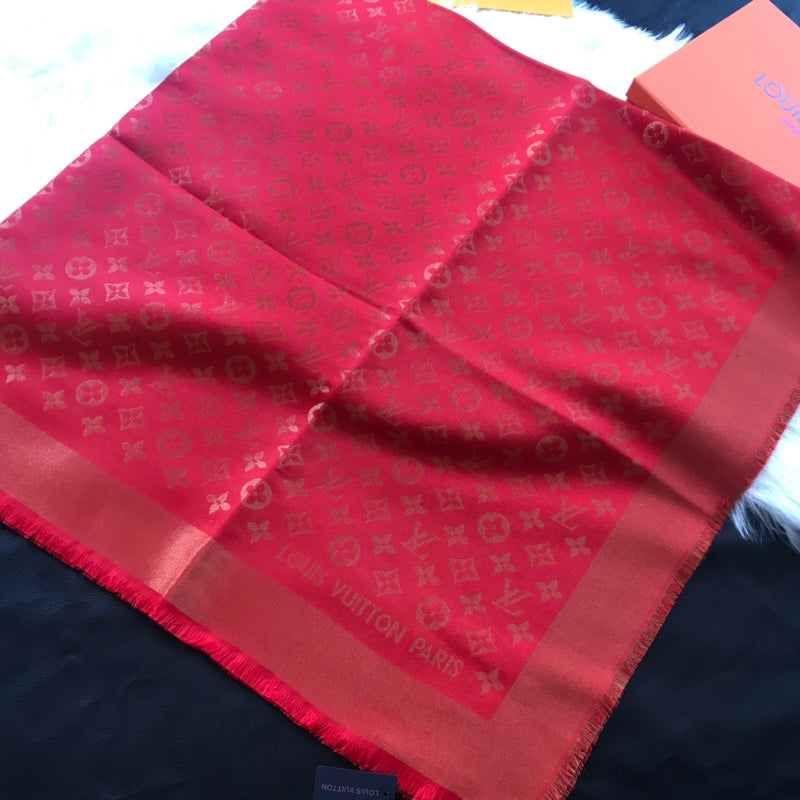 Monogram Shawl 140 x 140 cm