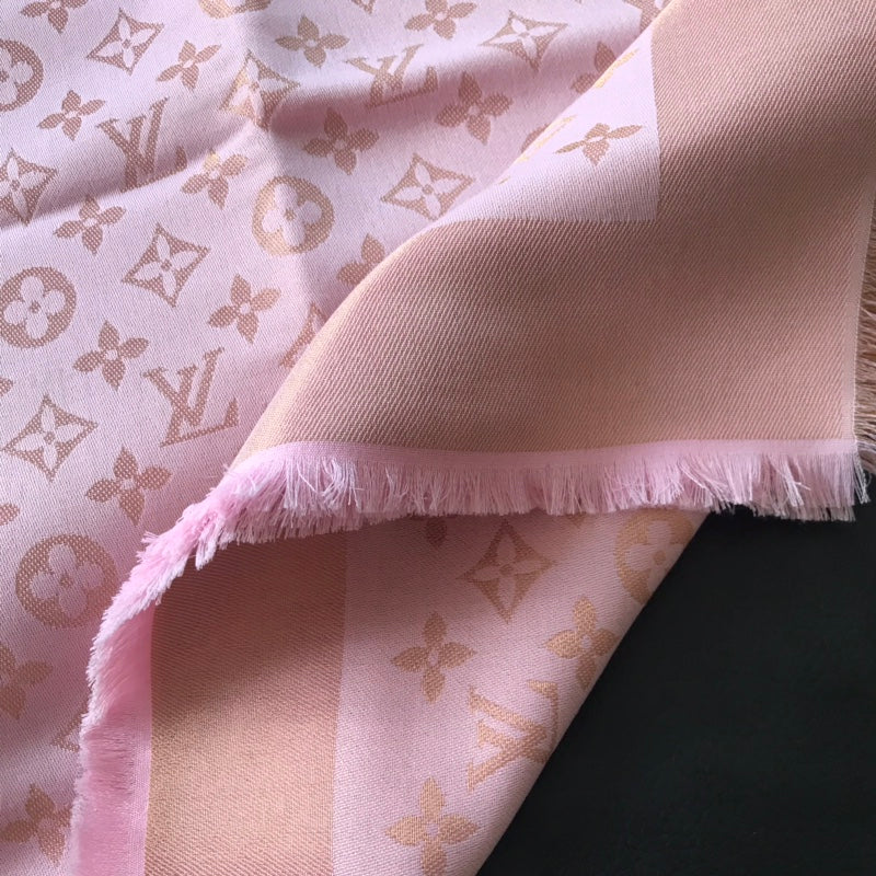 Monogram Shawl 140 x 140 cm