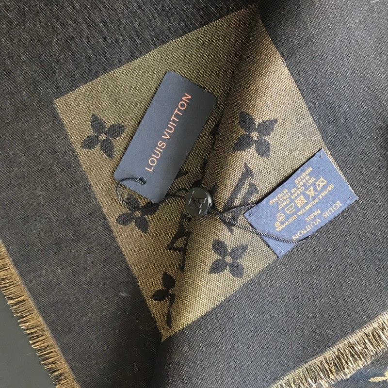 Monogram Shawl 140 x 140 cm