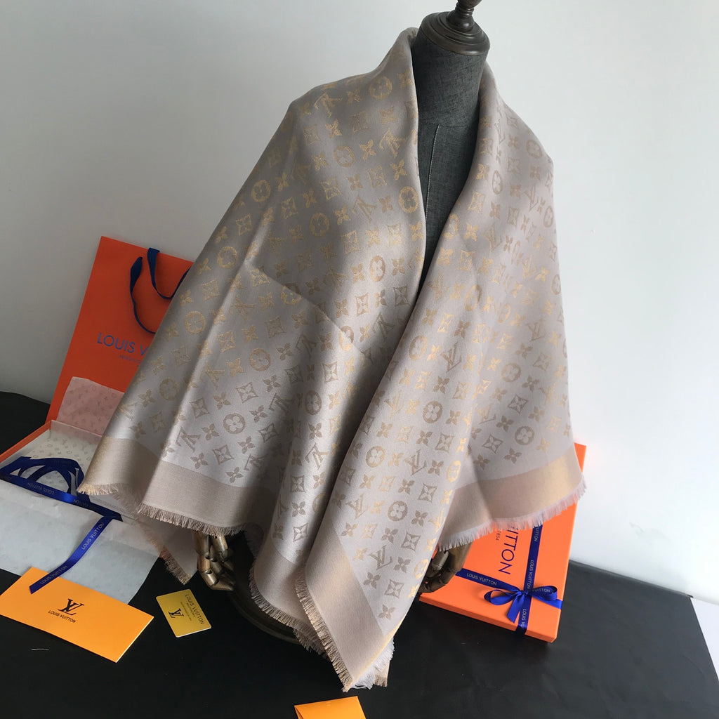 Monogram Shawl 140 x 140 cm