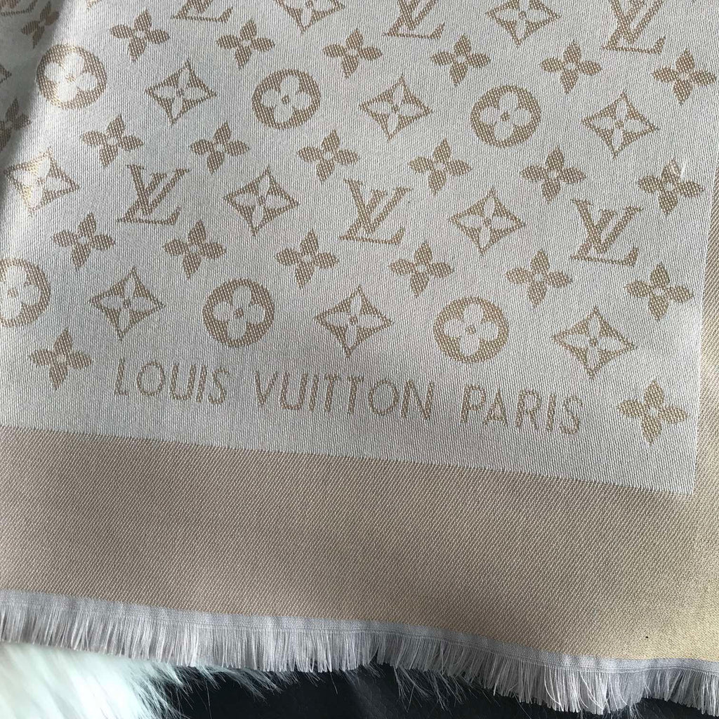 Monogram Shawl 140 x 140 cm