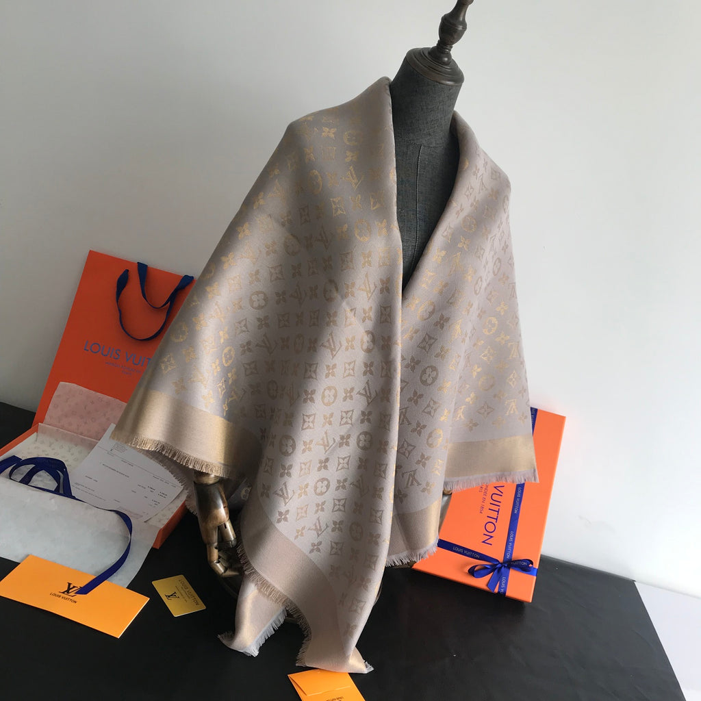 Monogram Shawl 140 x 140 cm