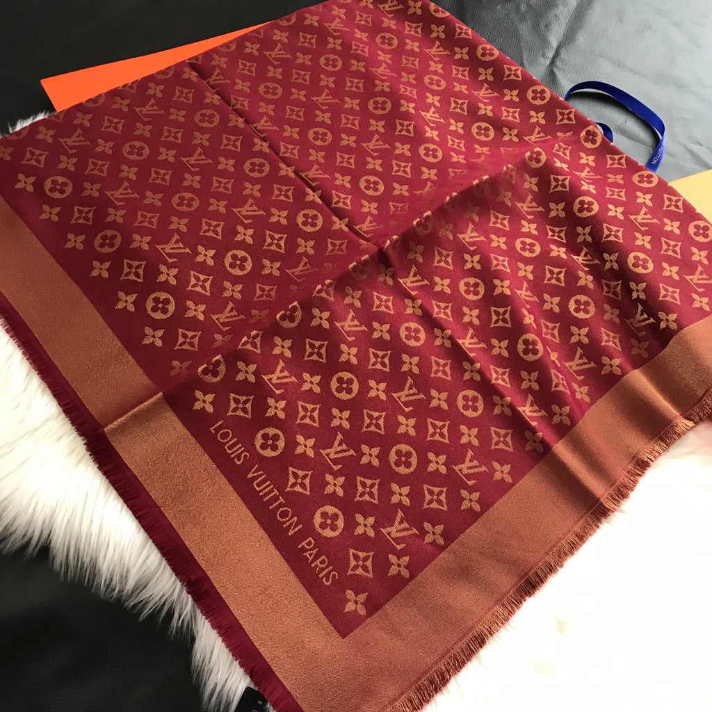 Monogram Shawl 140 x 140 cm