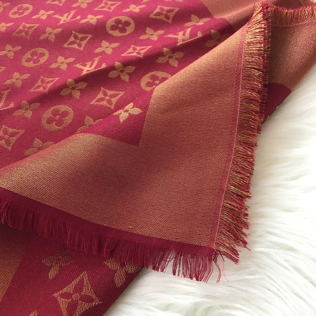 Monogram Shawl 140 x 140 cm