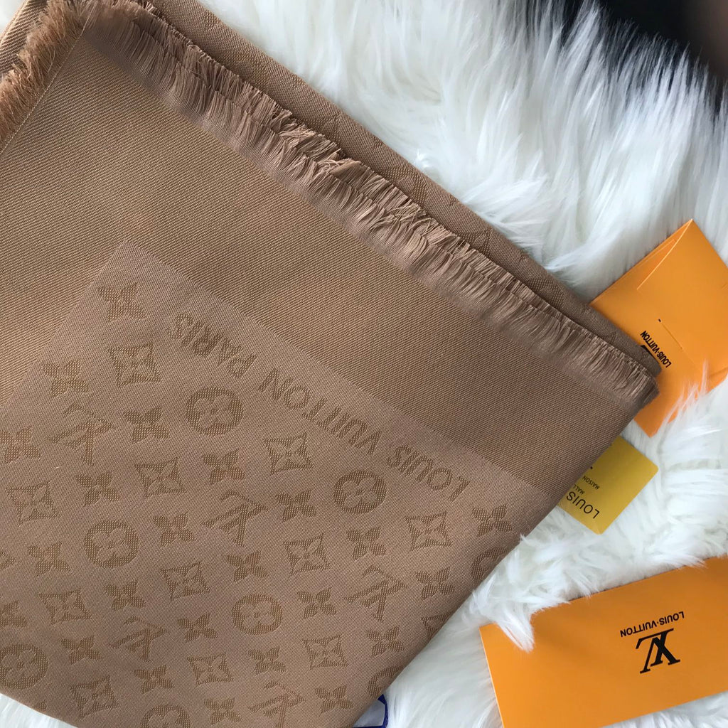 Monogram Shawl 140 x 140 cm