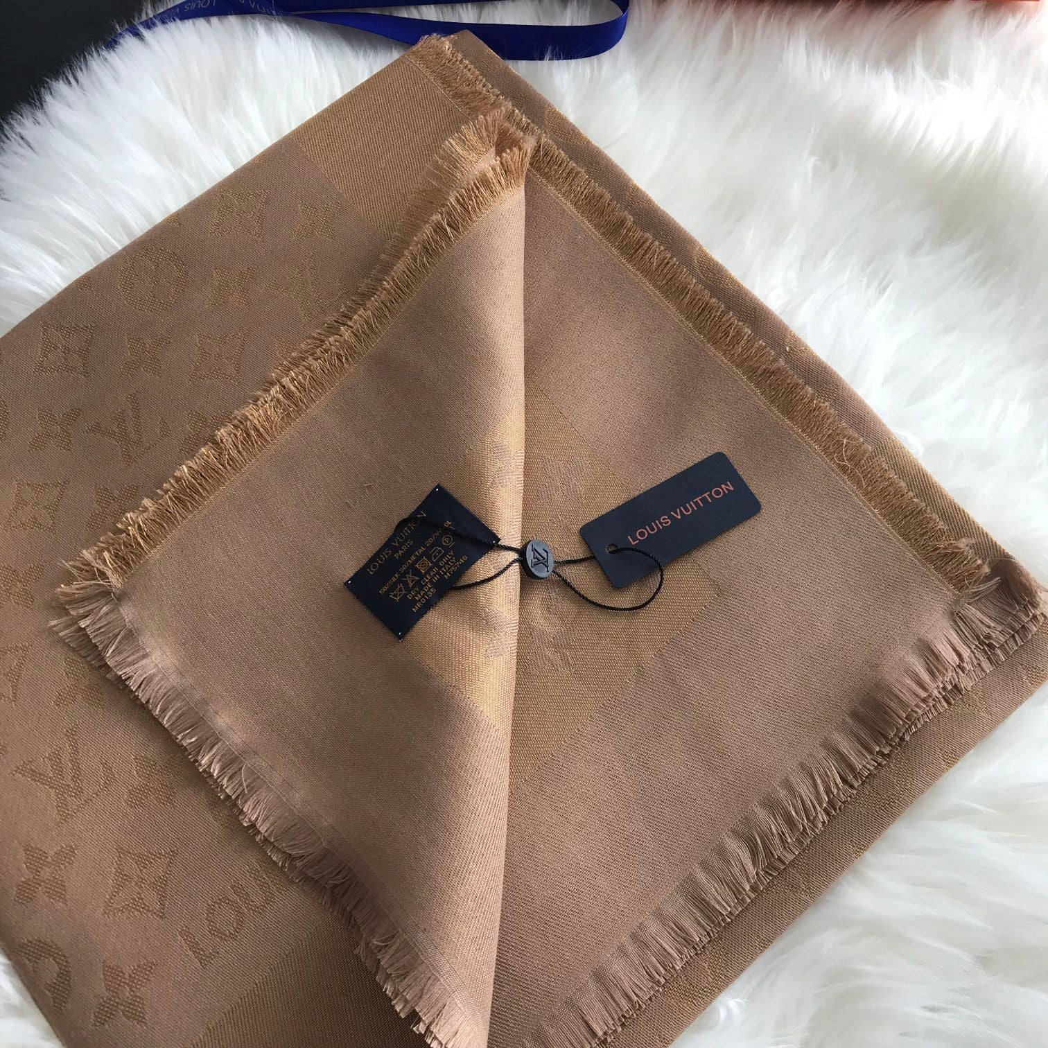 Monogram Shawl 140 x 140 cm