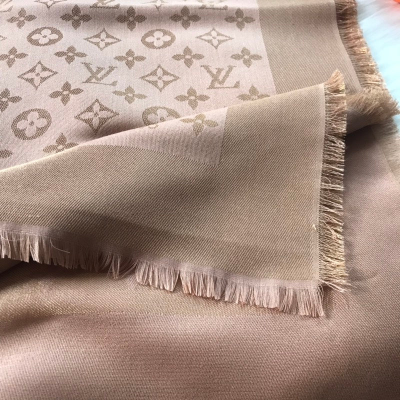 Monogram Shawl 140 x 140 cm