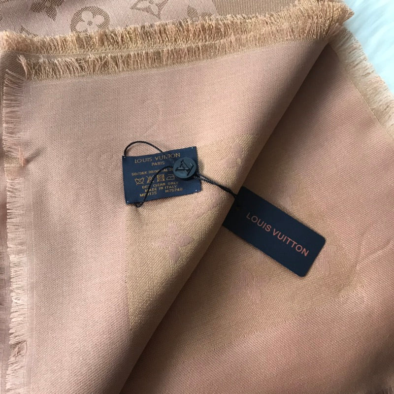 Monogram Shawl 140 x 140 cm