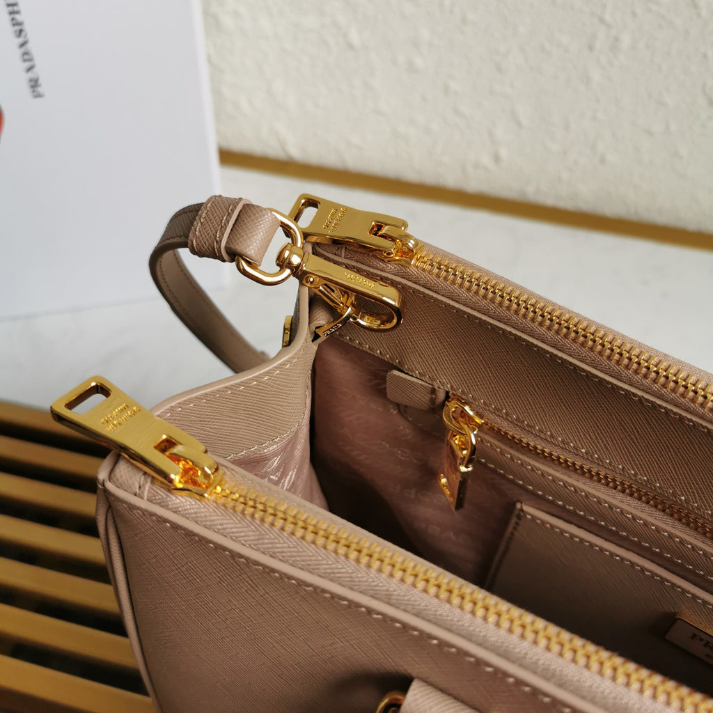 Galleria Saffiano Leather Tote Bag