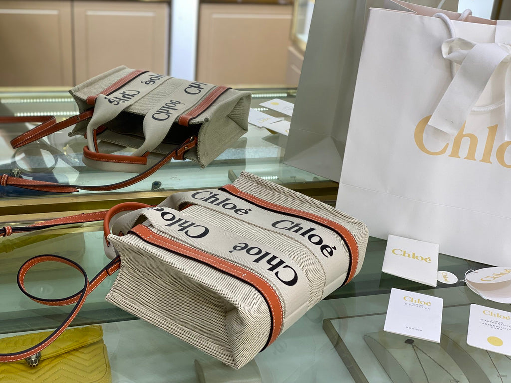 Woody Tote Bag with Strap