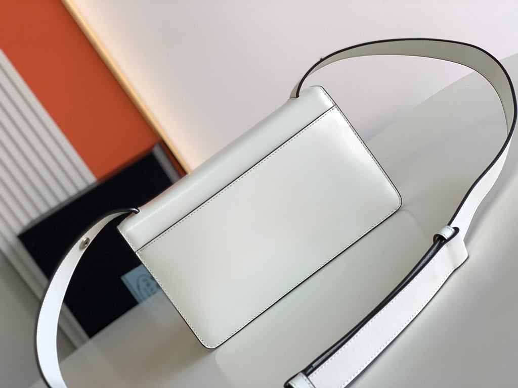 Symbole Triangle Plaque Flap Shoulder Bag