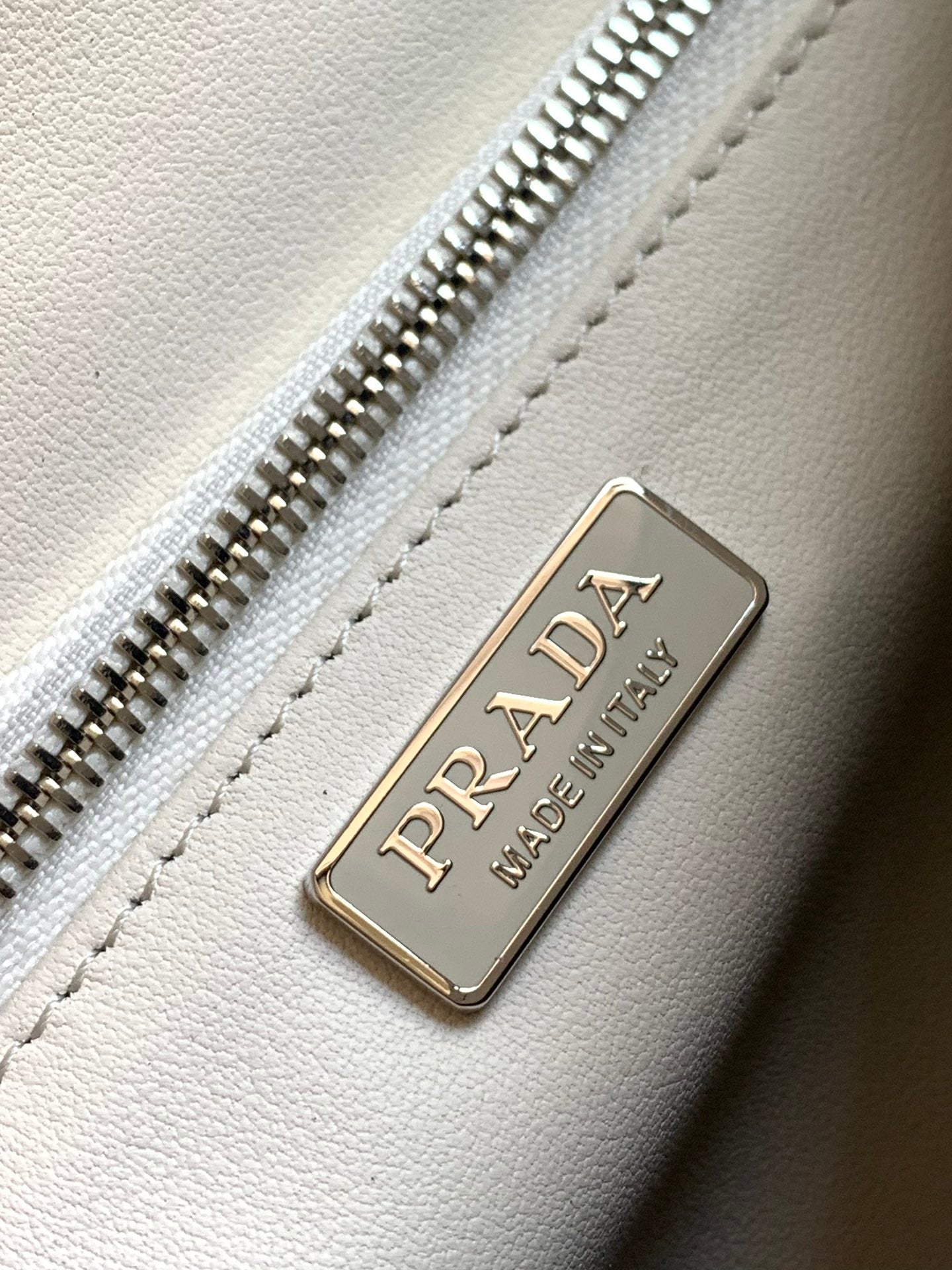 Symbole Triangle Plaque Flap Shoulder Bag