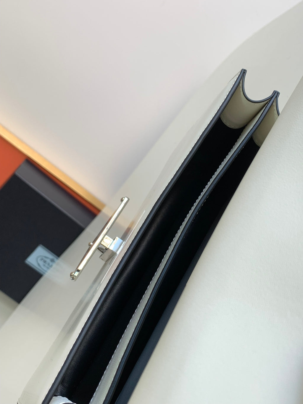 Symbole Triangle Plaque Flap Shoulder Bag