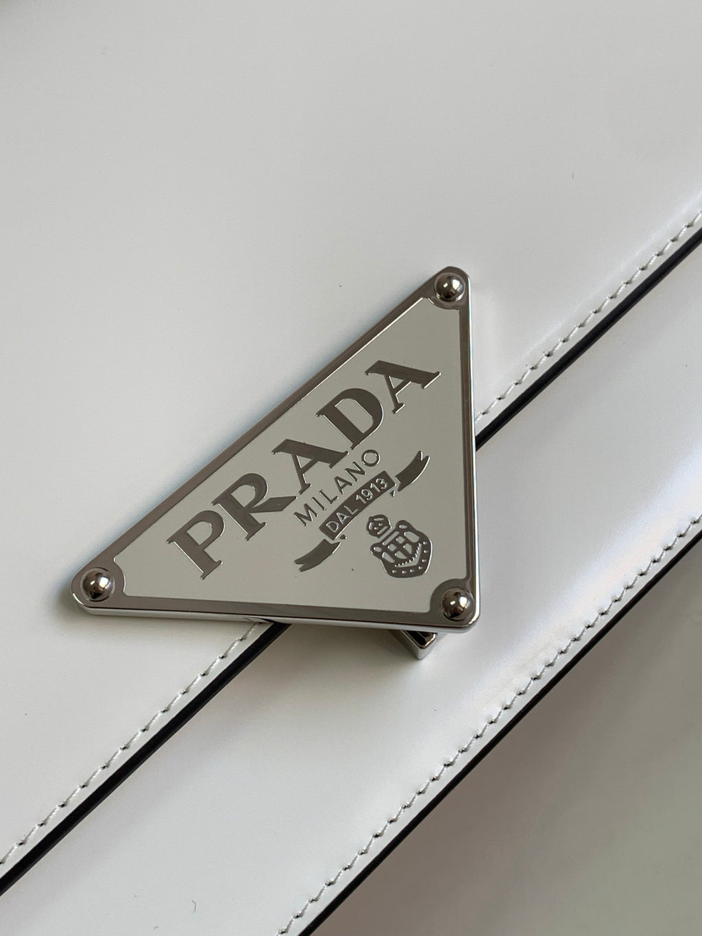 Symbole Triangle Plaque Flap Shoulder Bag