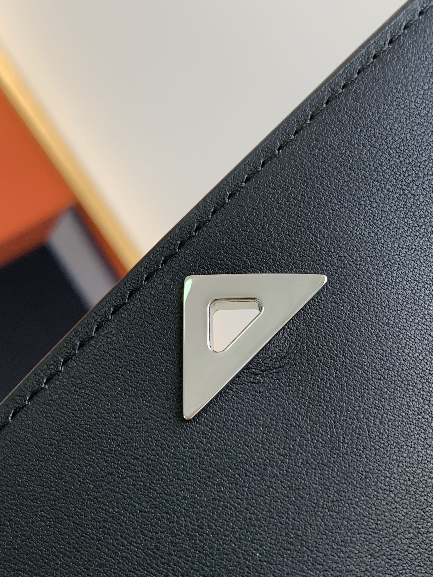 Symbole Triangle Plaque Flap Shoulder Bag