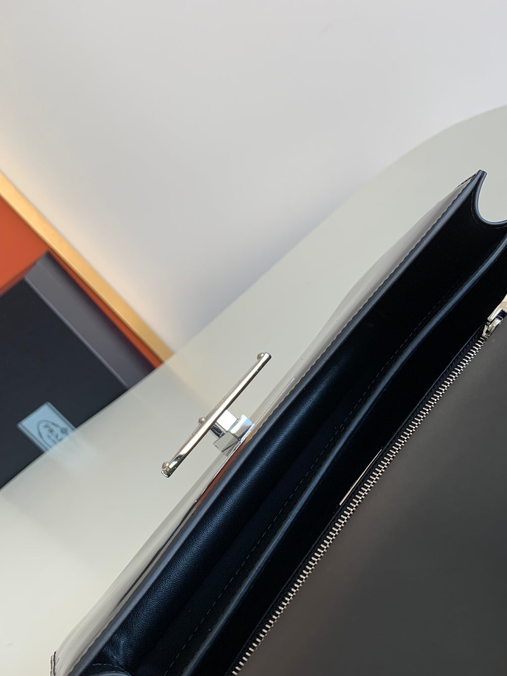 Symbole Triangle Plaque Flap Shoulder Bag