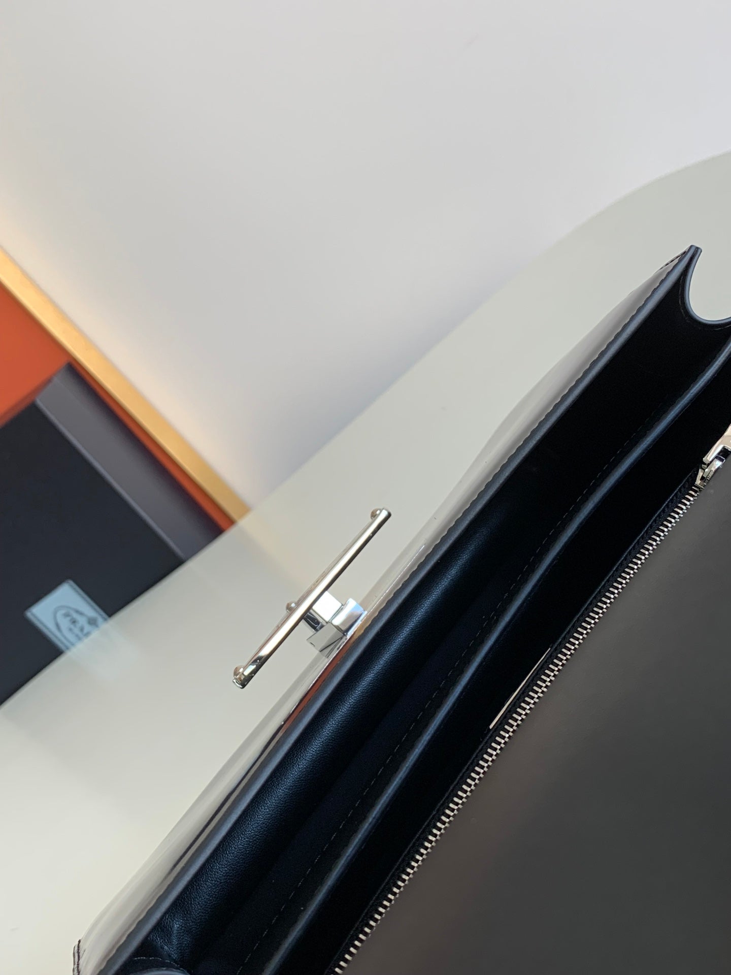 Symbole Triangle Plaque Flap Shoulder Bag