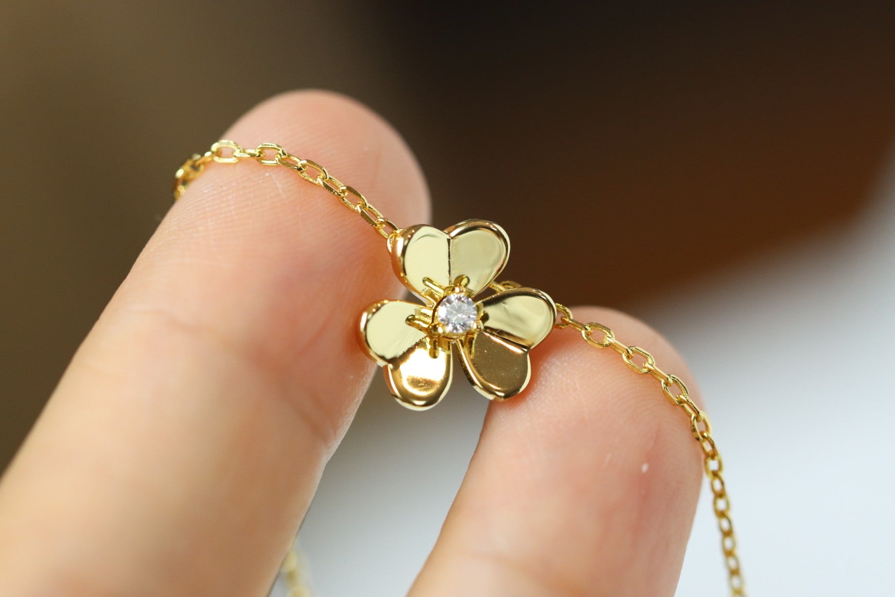 Frivole Gold Flower Necklace with Center Stone