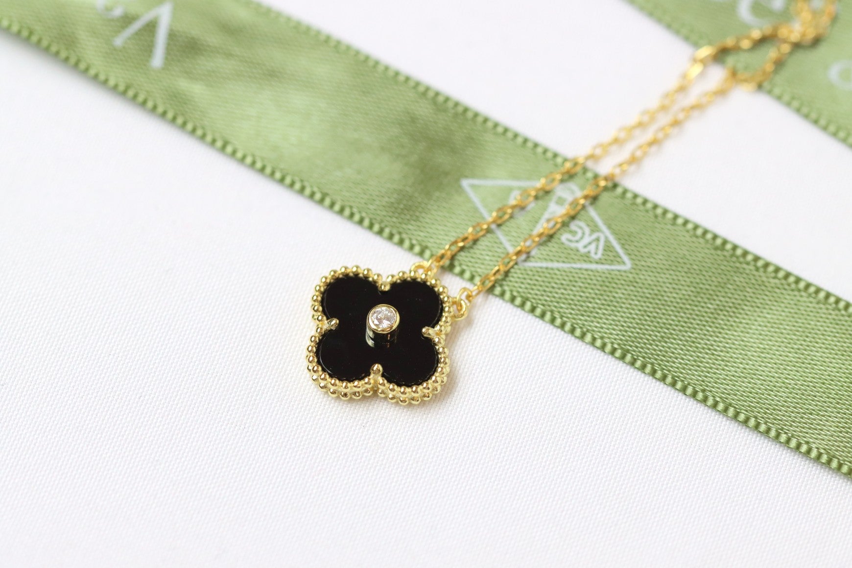 Alhambra Black Onyx Clover Necklace with Center Stone