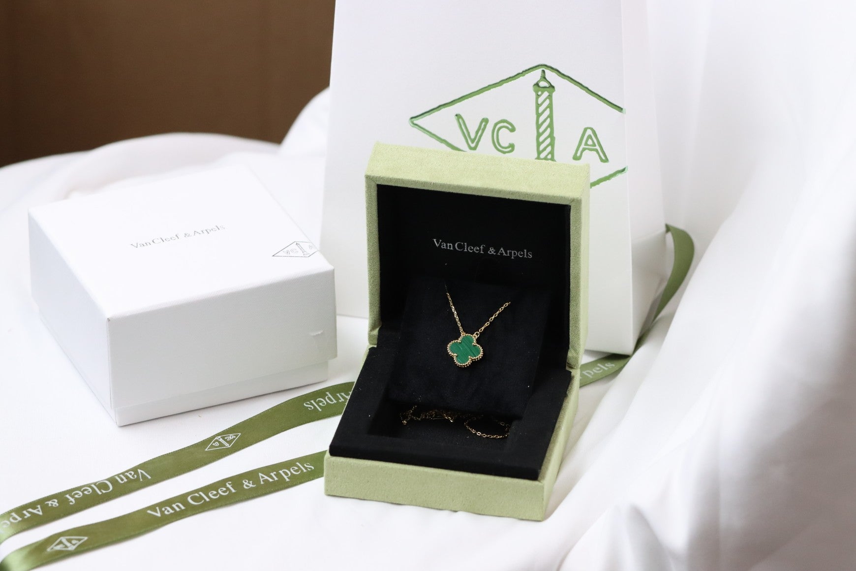 Alhambra Green Malachite Clover Necklace