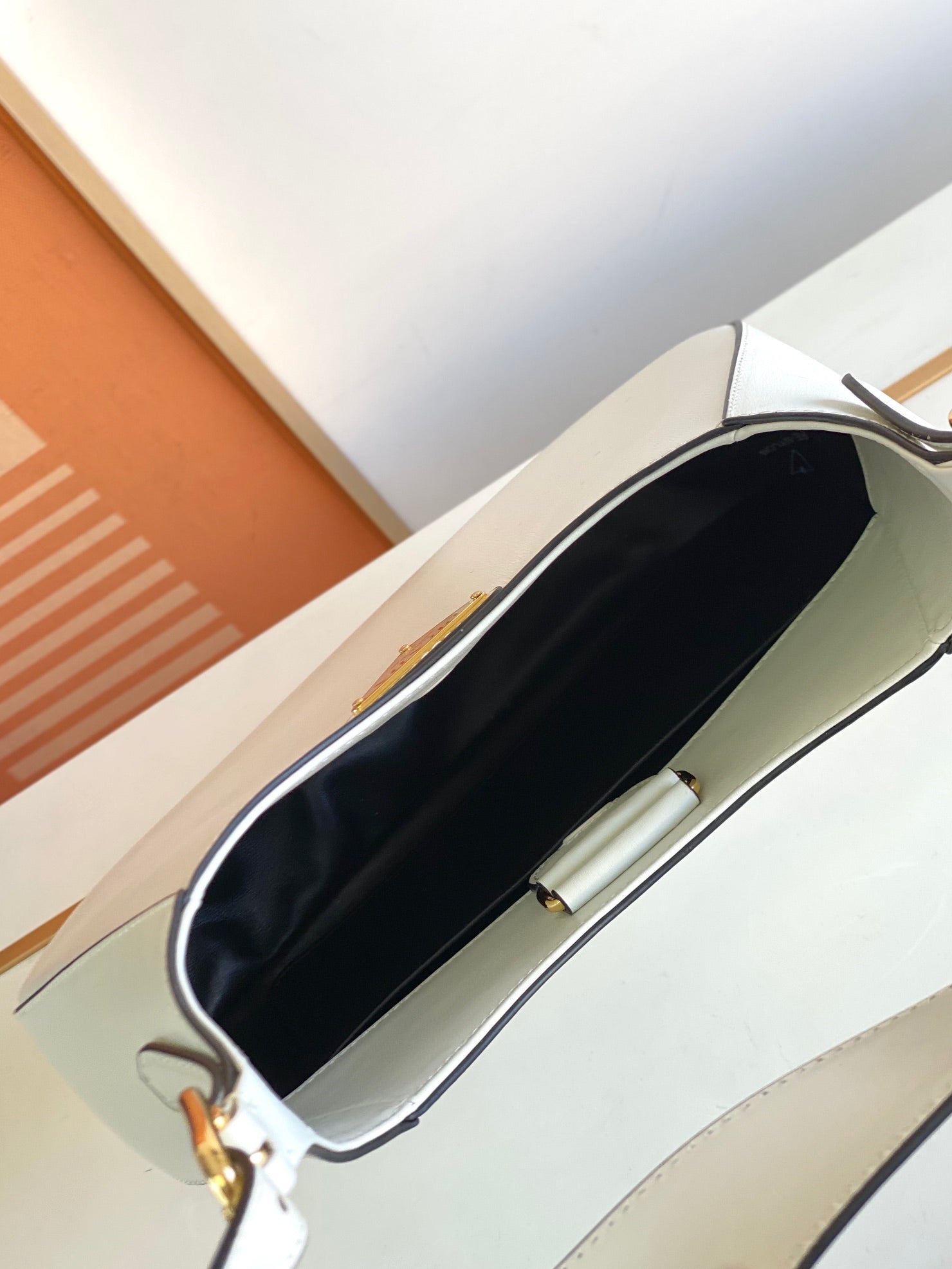 Cleo-Style Smooth Leather Shoulder Bag