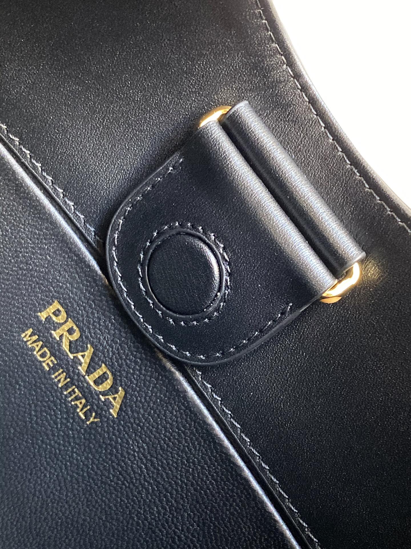 Cleo-Style Smooth Leather Shoulder Bag