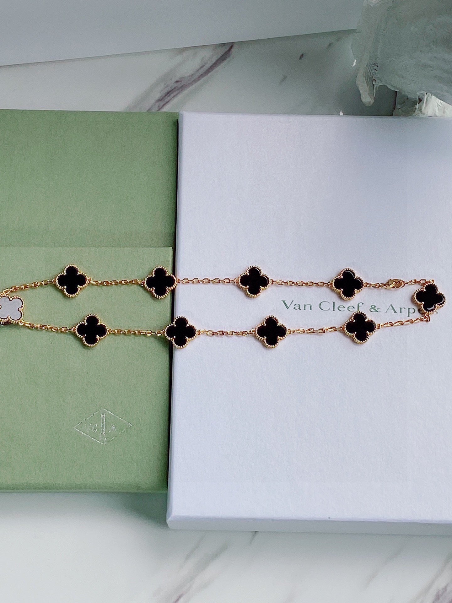 Alhambra Vintage 10 Motif Necklace in Black Onyx