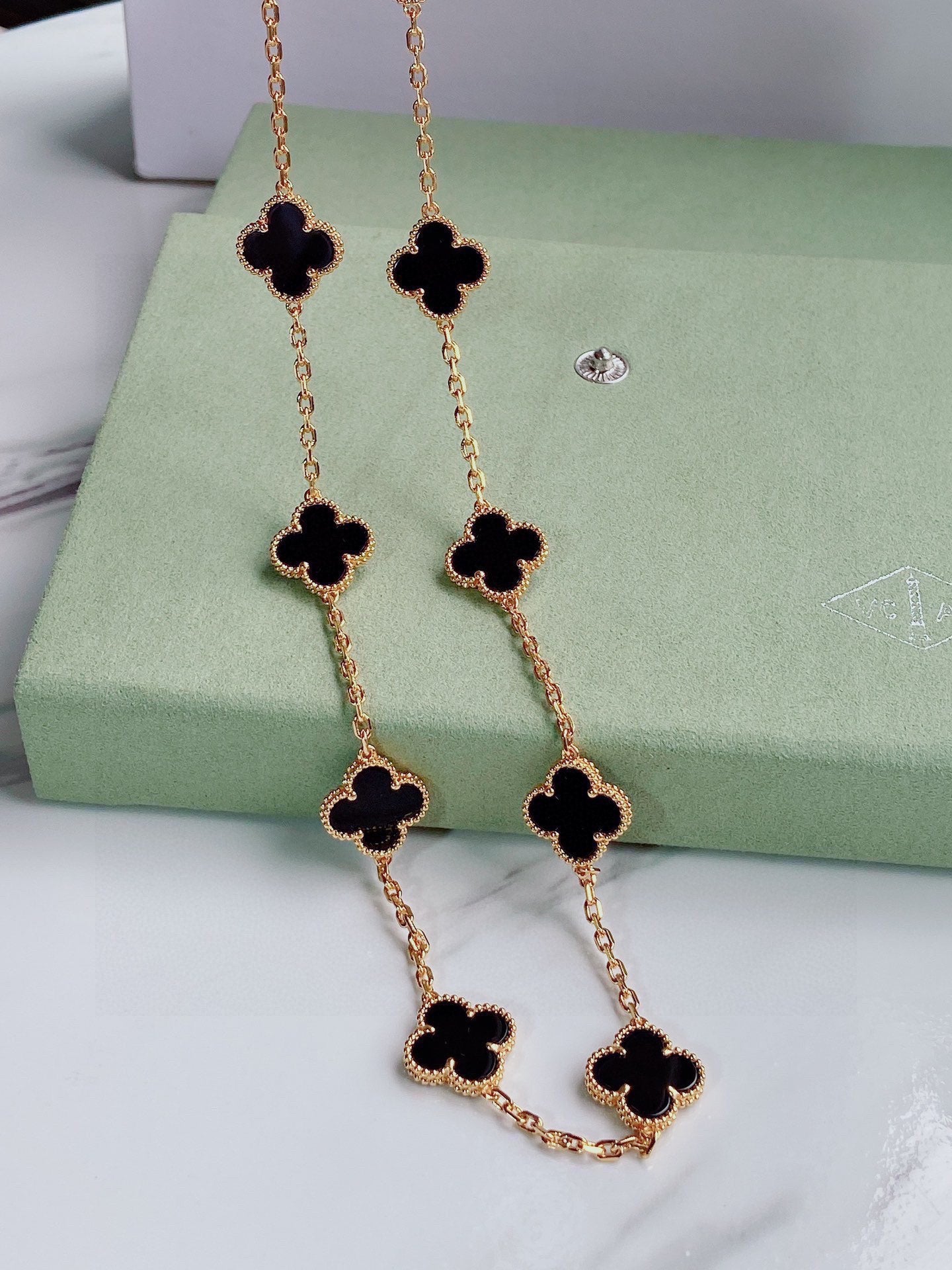 Alhambra Vintage 10 Motif Necklace in Black Onyx
