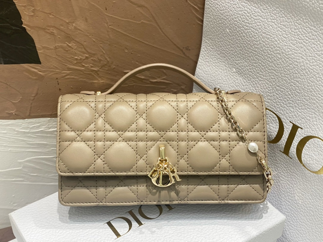 Lady Quilted Flap Bag