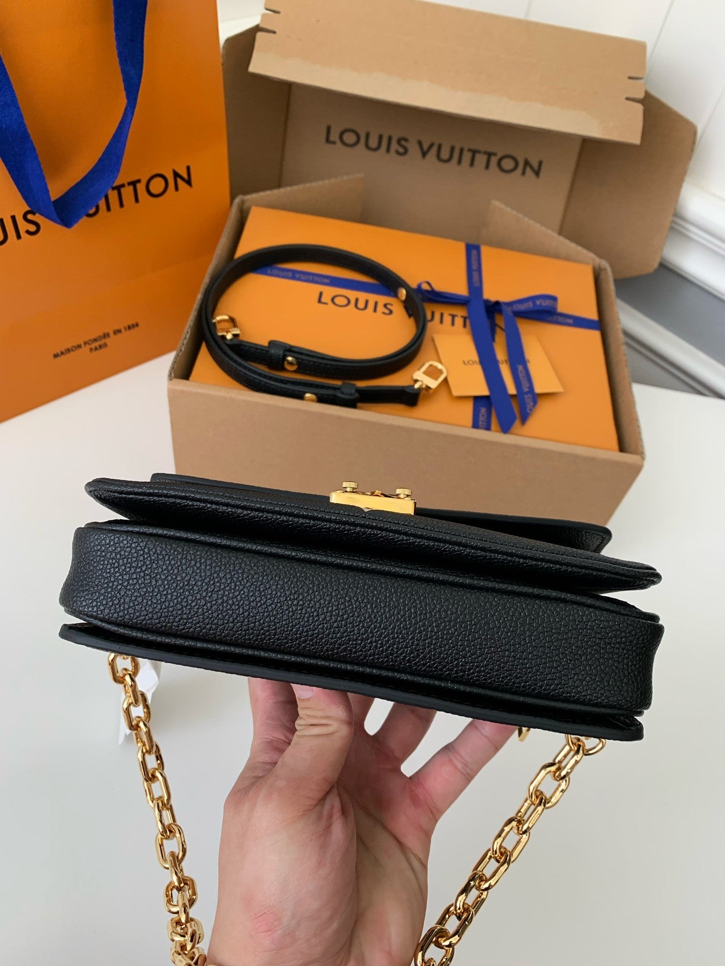 Pochette Métis East West Monogram Leather Bag