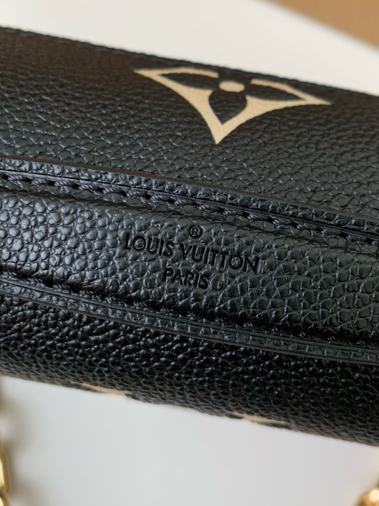 Pochette Métis East West Monogram Leather Bag