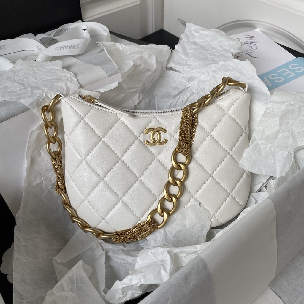 23A Lambskin Quilted CC Chain Hobo