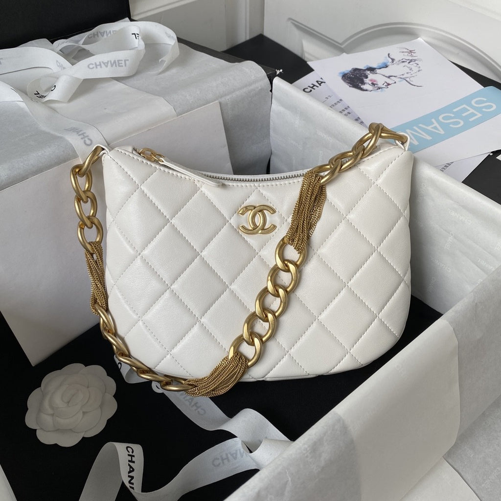 23A Lambskin Quilted CC Chain Hobo