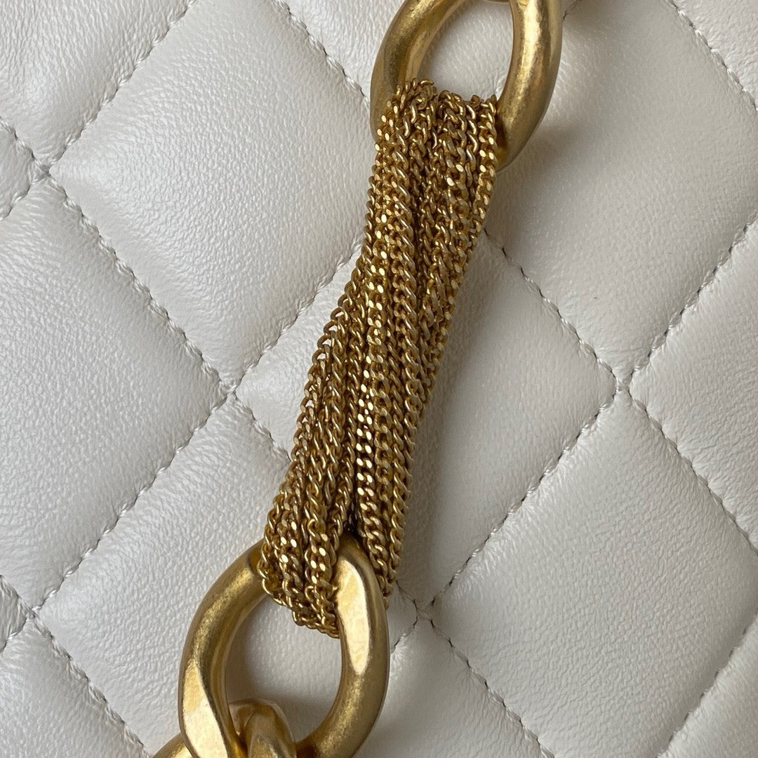 23A Lambskin Quilted CC Chain Hobo