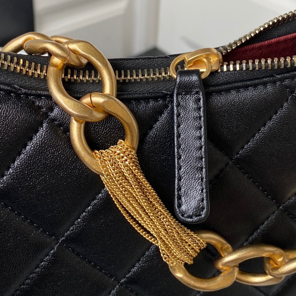 23A Lambskin Quilted CC Chain Hobo Black