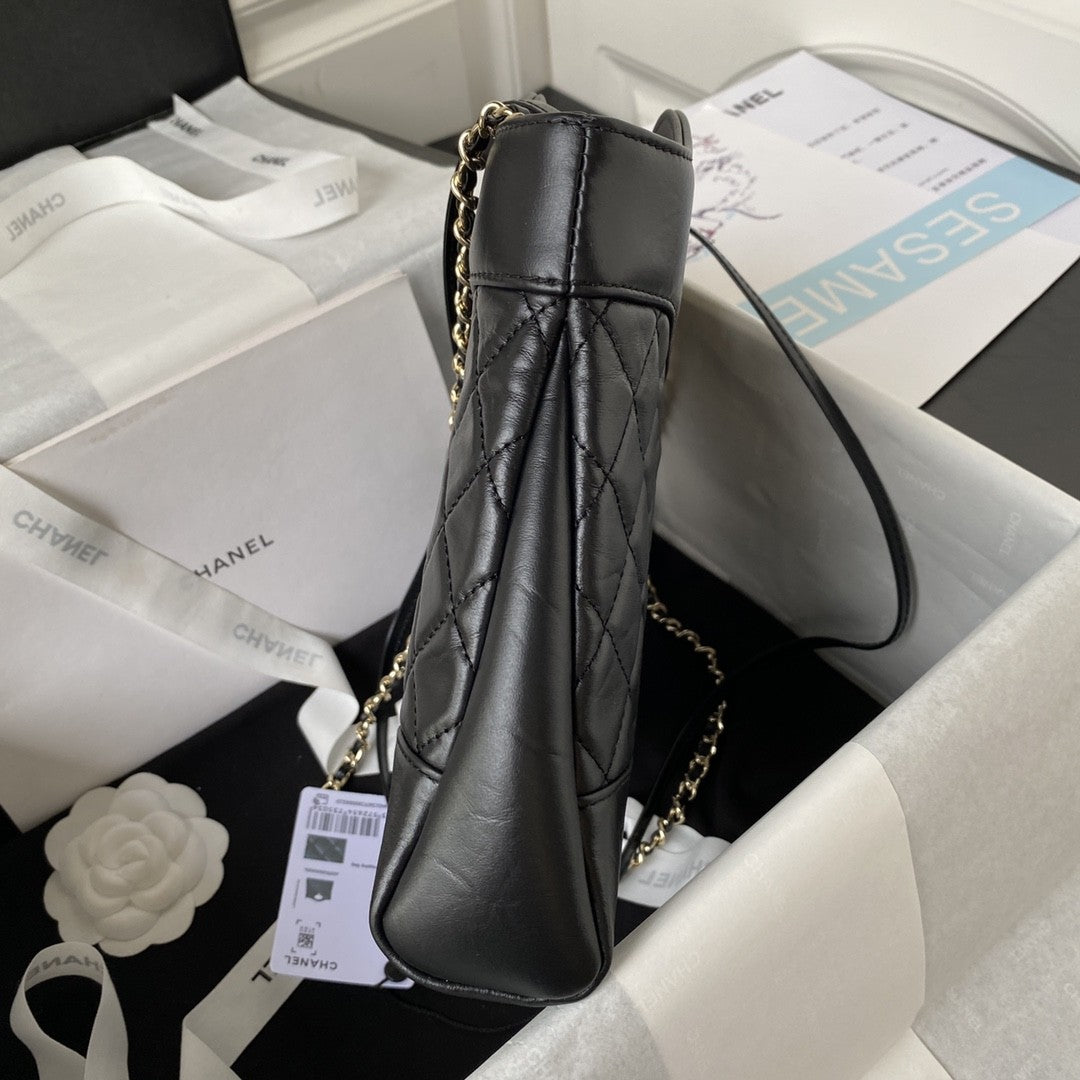 31 Quilted Leather Shopping Bag