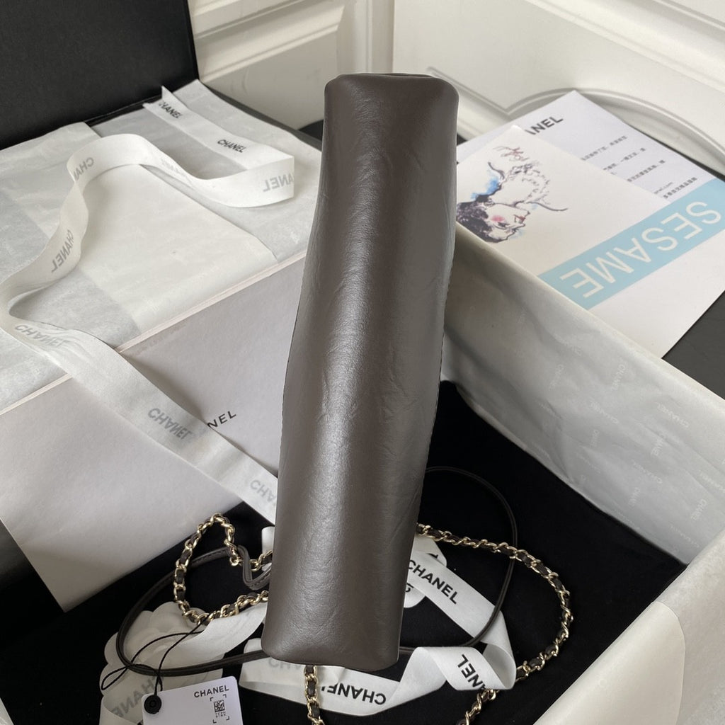 31 Quilted Leather Shopping Bag