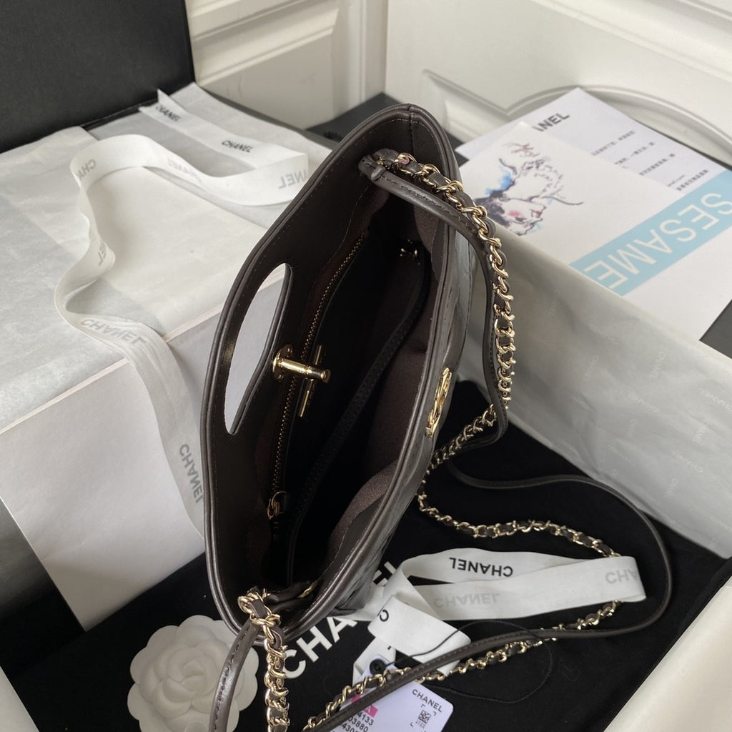 31 Quilted Leather Shopping Bag