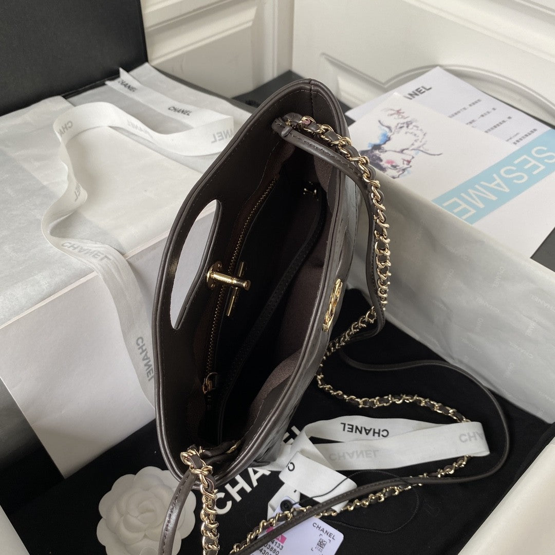 31 Quilted Leather Shopping Bag