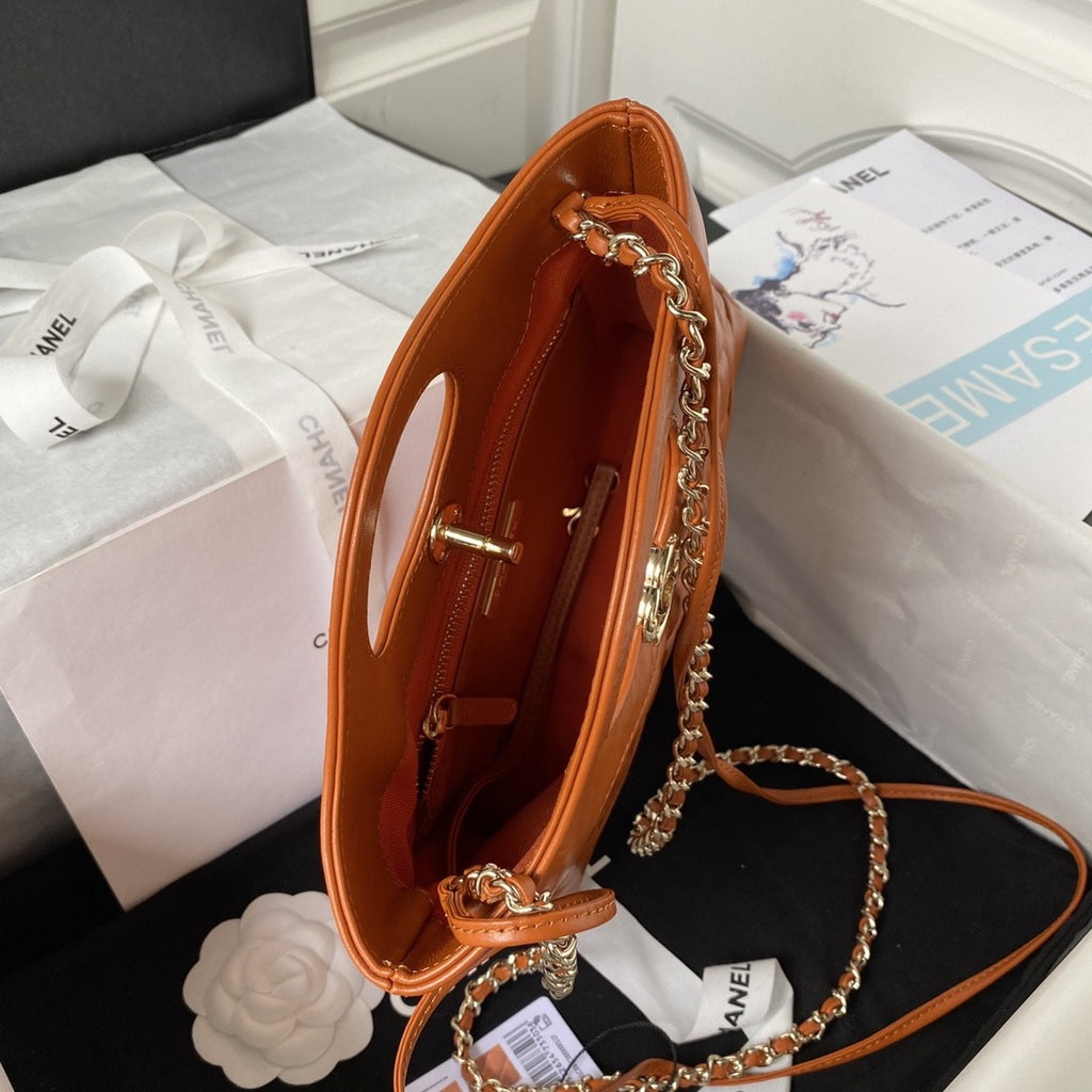 31 Quilted Leather Shopping Bag