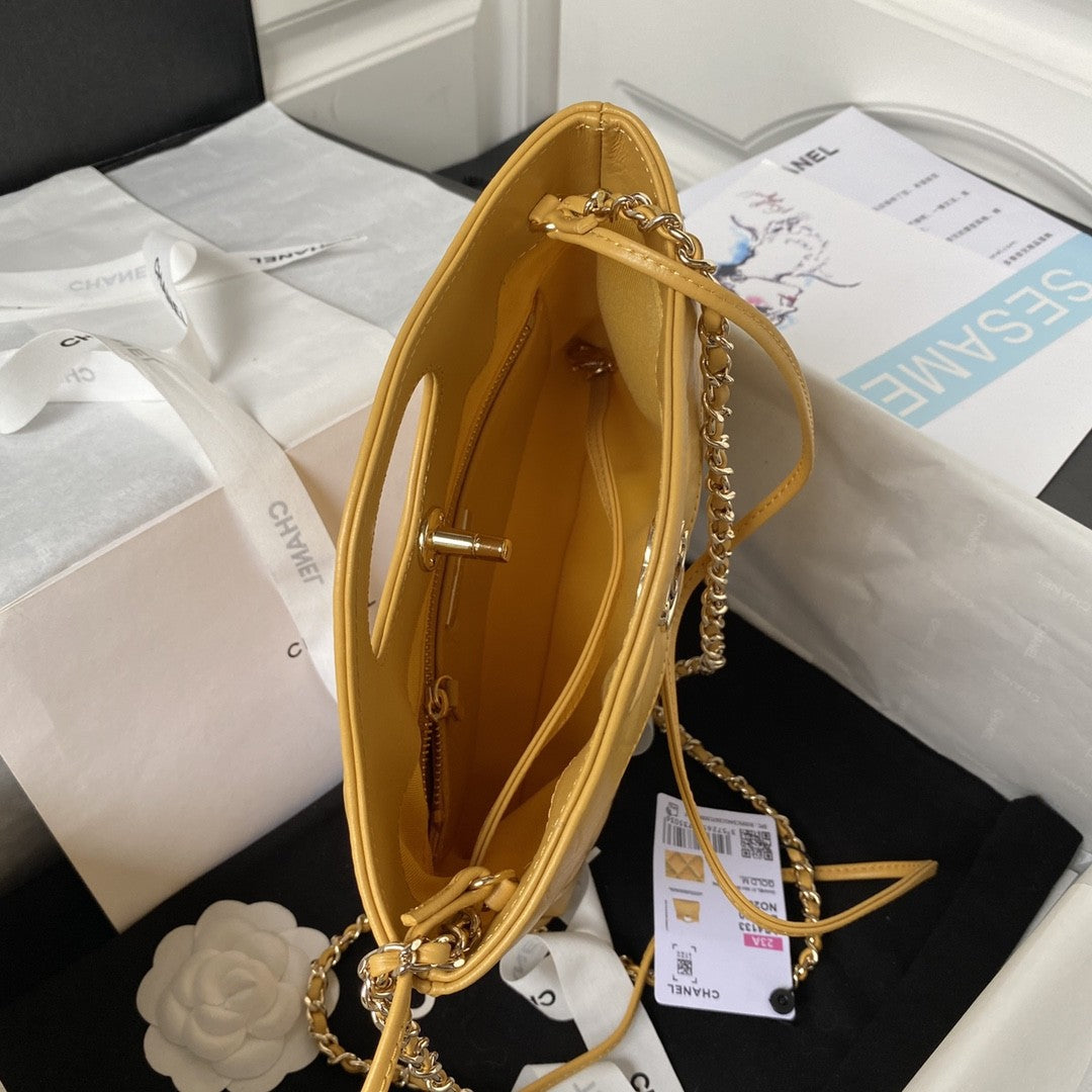 31 Quilted Leather Shopping Bag