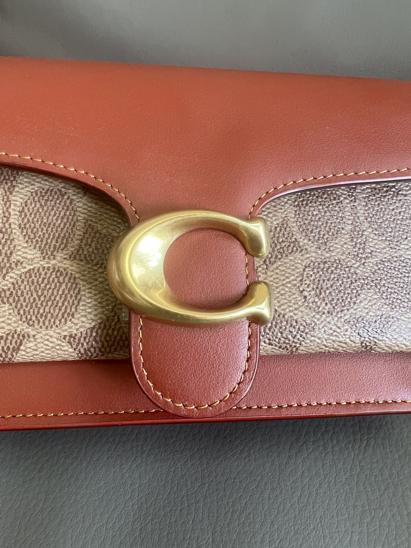 Mini Tabby Chain Bag