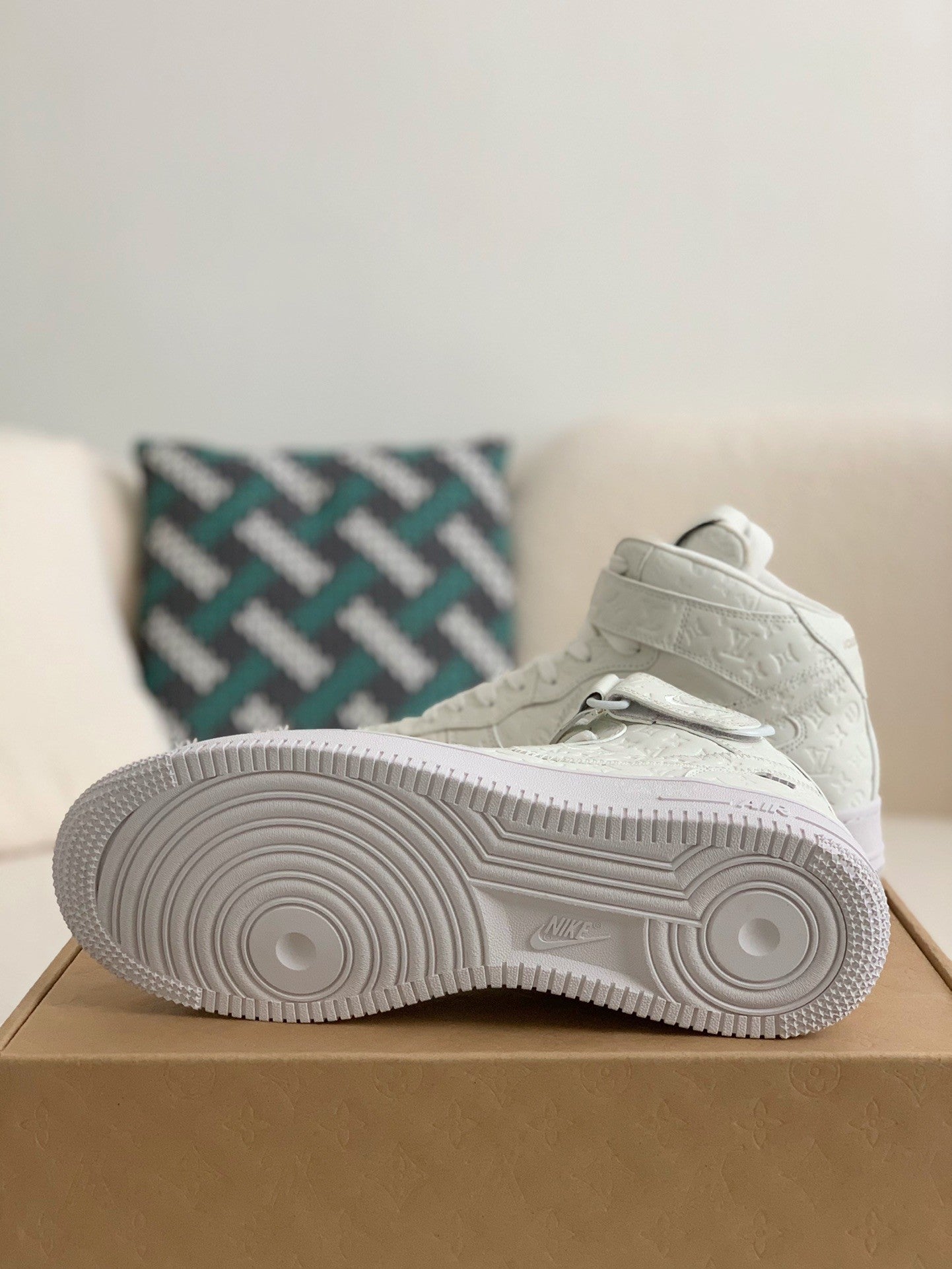 Trainer x Air High Sneaker