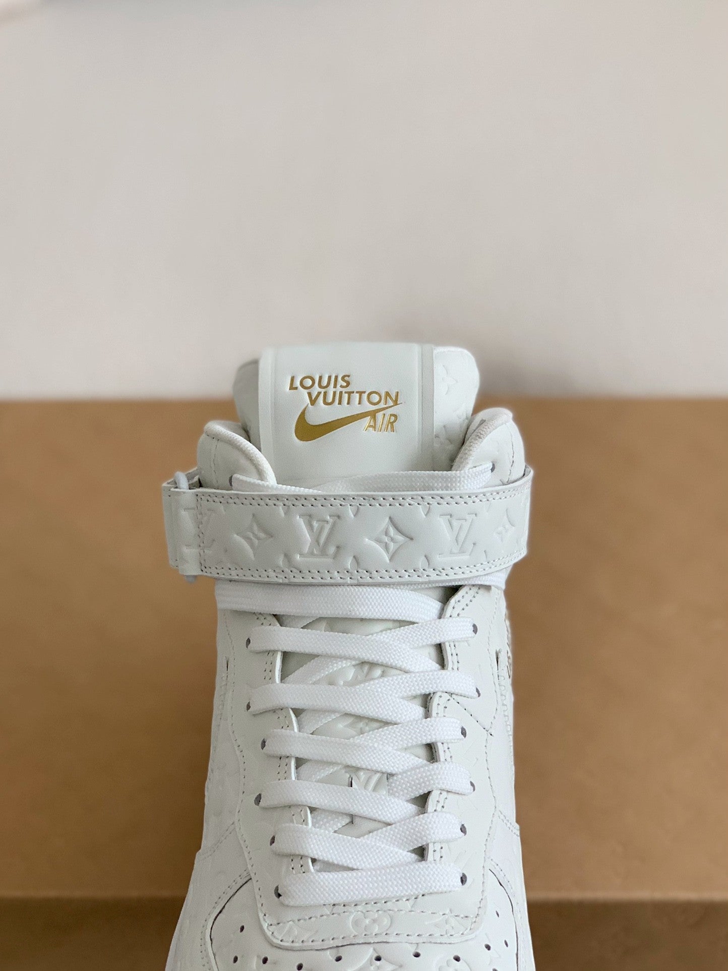 Trainer x Air High Sneaker