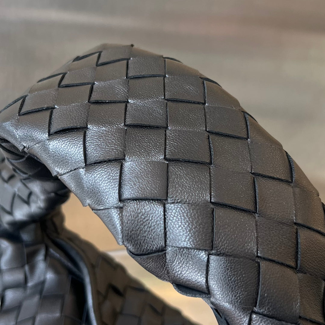 Small Hop Woven Leather Bag