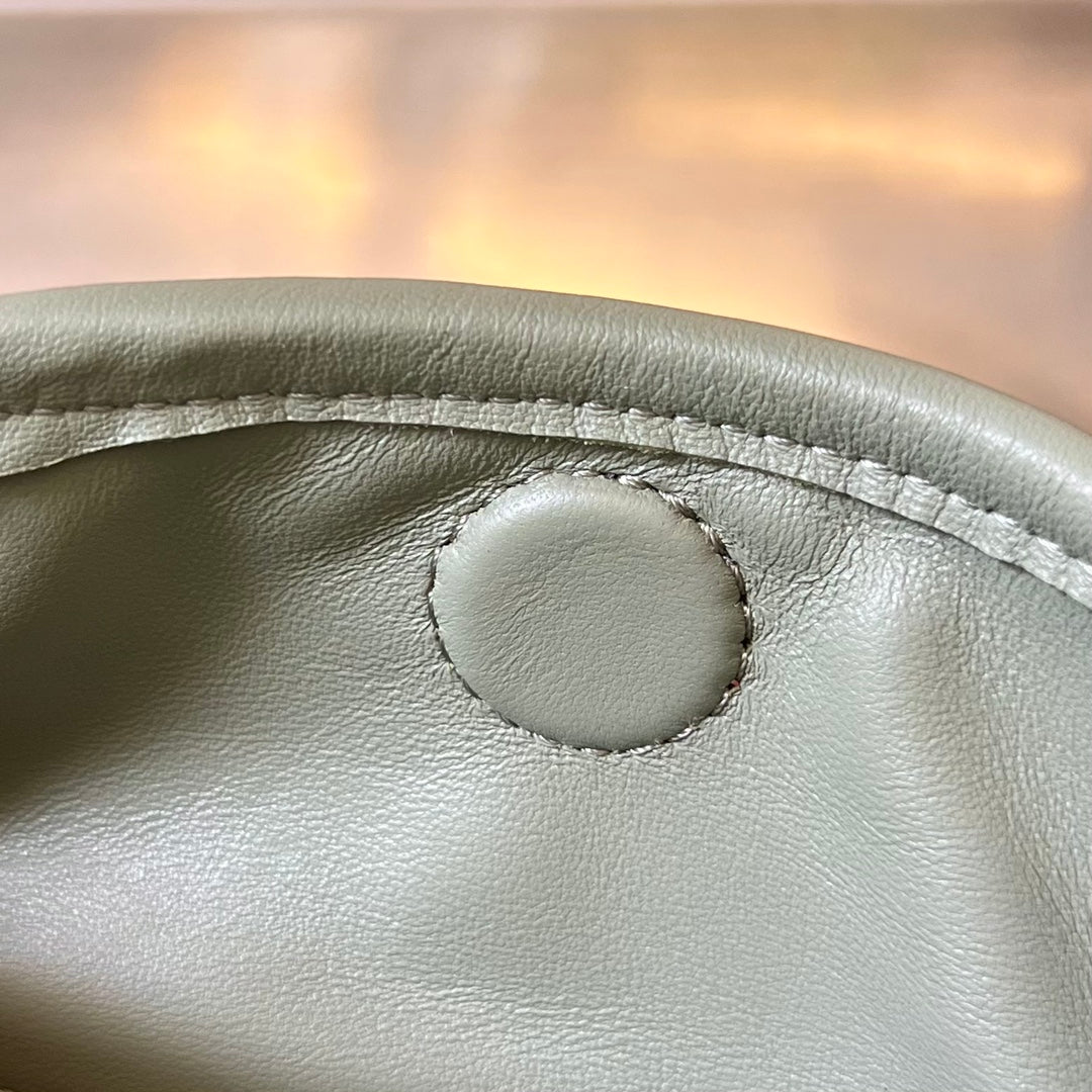 Small Hop Woven Leather Bag